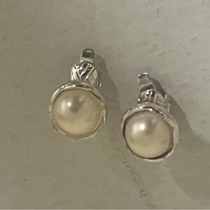 Monet Silver and Cream Pearl clip on Earrings